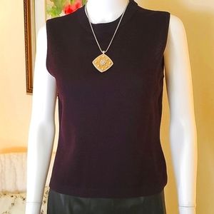 St. John Classic Santana Knit Sleeveless Shell in Aubergrine Size S